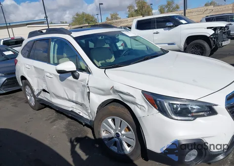 2019 Subaru Outback 2.5I Premium z USA, uszkodzony, nr VIN 4S4BSAHC6K3395449
